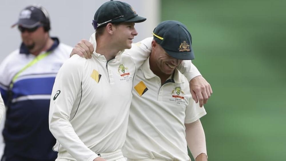 Steve Smith (L) and David Warner