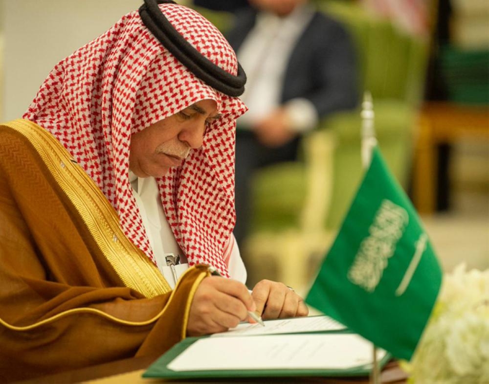 Custodian of the Two Holy Mosques King Salman receiving Prime Minister of Iraq Adil Abdul-Mahdi at Al-Yamamah Palace in Riyadh on Wednesday. — SPA
