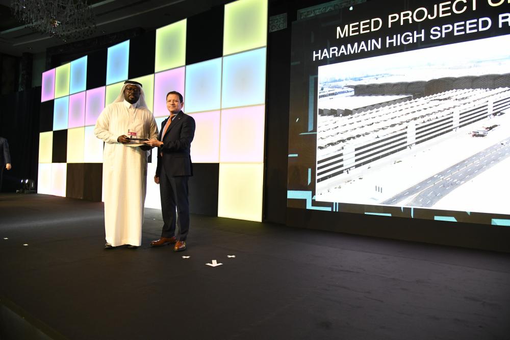 Judges praise the project’s efforts to maximize social impact and the efficient design of departure and arrivals lounges 