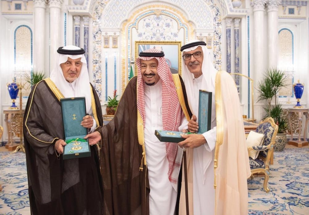 King Salman awards Prince Khaled, Prince Badr the King Abdulaziz Sash