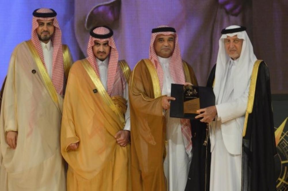 Prince Khalid Al Faisal (right), Governor of Makkah Region and Prince Badr Bin Sultan Bin Abdulaziz, Deputy Governor of Makkah Region, with Ahmed bin Abdulaziz Alhakbani, Governor of the General Customs Authority