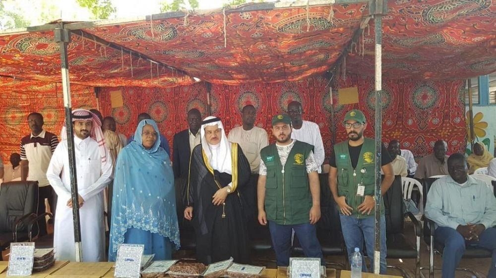 KSrelief representatives delivered 350 tons of dates to the World Food Program (WFP) in Algeria at a ceremony in Algiers on Thursday.