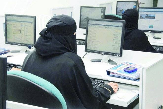 According to GOSI records, 95.6 percent of women holding senior positions in the private sector establishments including banks were Saudi nationals.