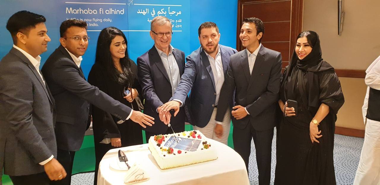 William Boulter, chief commercial officer, IndiGo, celebrates with his staff the launch of flights Mumbai-Jeddah with a classic route launch cake

