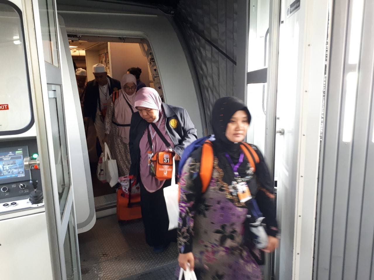 First batch of pilgrims from  Thailand arrive in Madinah