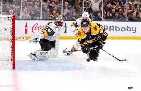 Vegas Golden Knights at Boston Bruins. — C