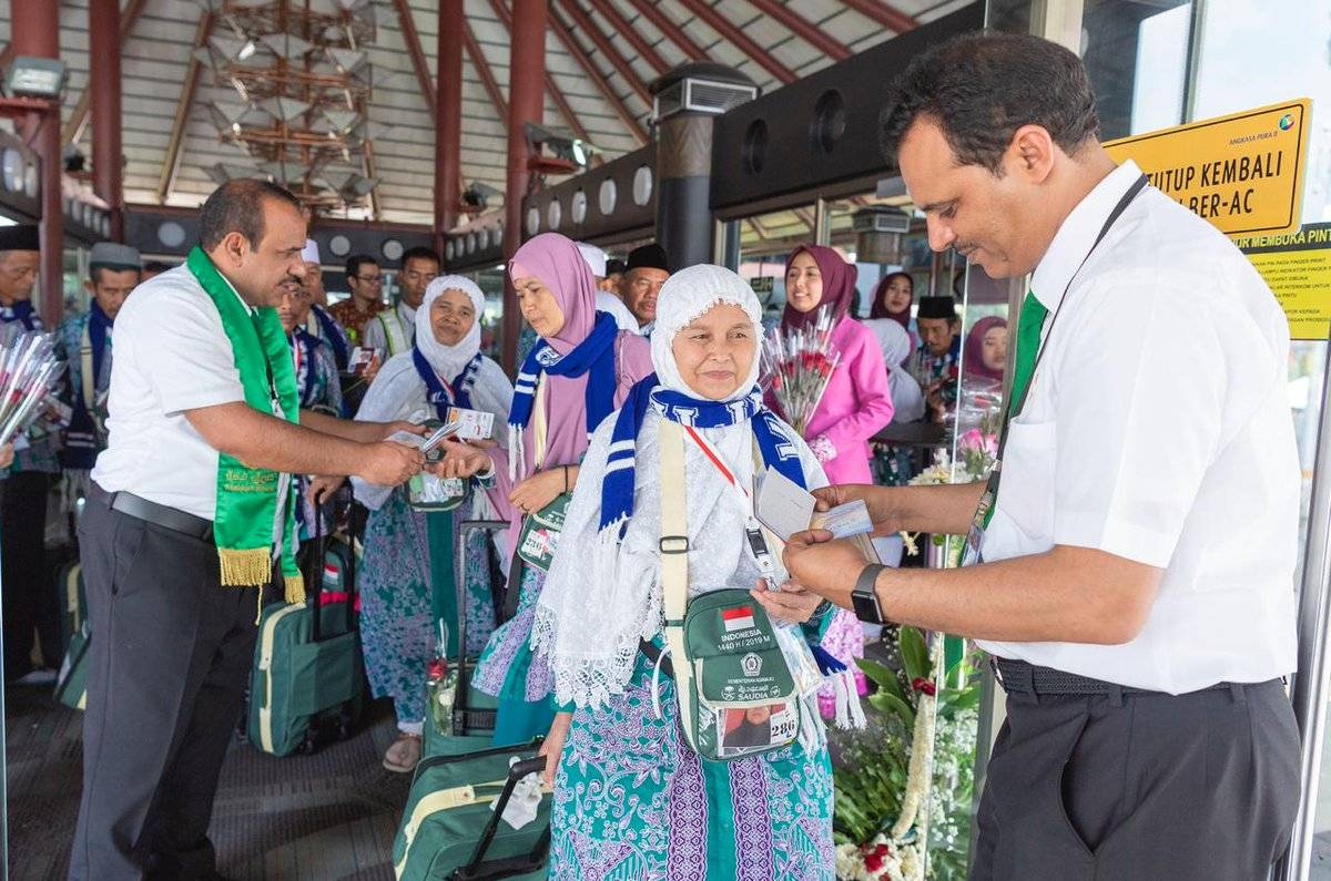 Makkah Route Initiative: 36,744
pilgrims arrive on board 90 flights