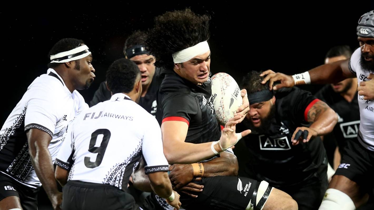 New Zealand Māori's Pari Pari Parkinson runs into traffic during the second test against Fiji in Rotorua, on Saturday. — Courtesy photo