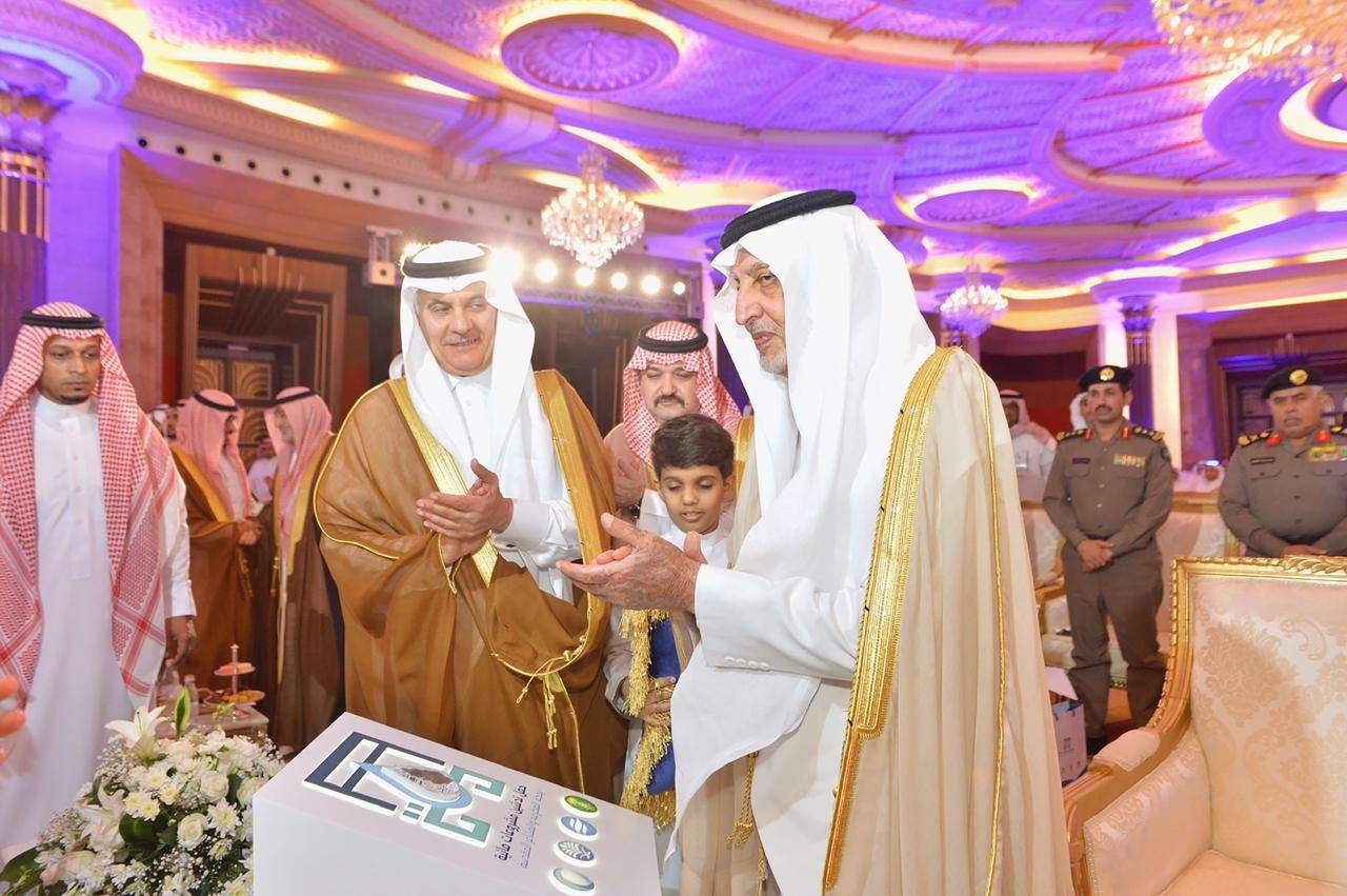 Prince Khaled Al-Faisal, Emir of Makkah, and Abdulrahman Bin Abdulmohsen Al-Fadhly, Minister of Environment, Water and Agriculture, at the inauguration of the Shuaiba Expansion II IWP. — Courtesy photo