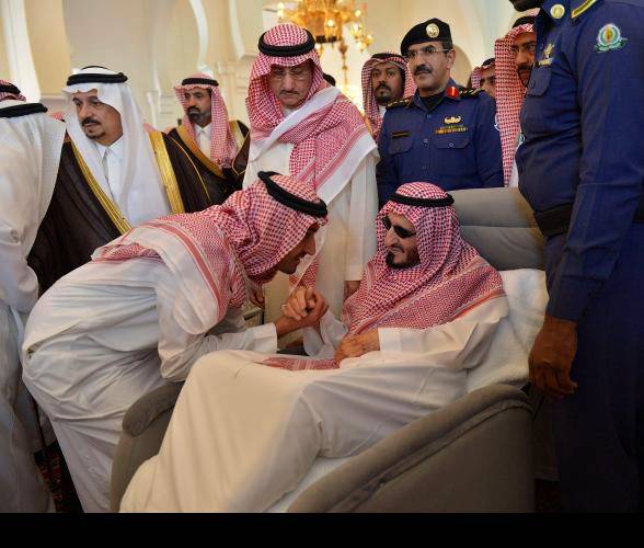 Prince Bandar Bin Abdul Aziz performing funeral prayers for Sheikh Muhana Bin Abdul Rahman Aba Al-Khail on August 2015. — SPA

