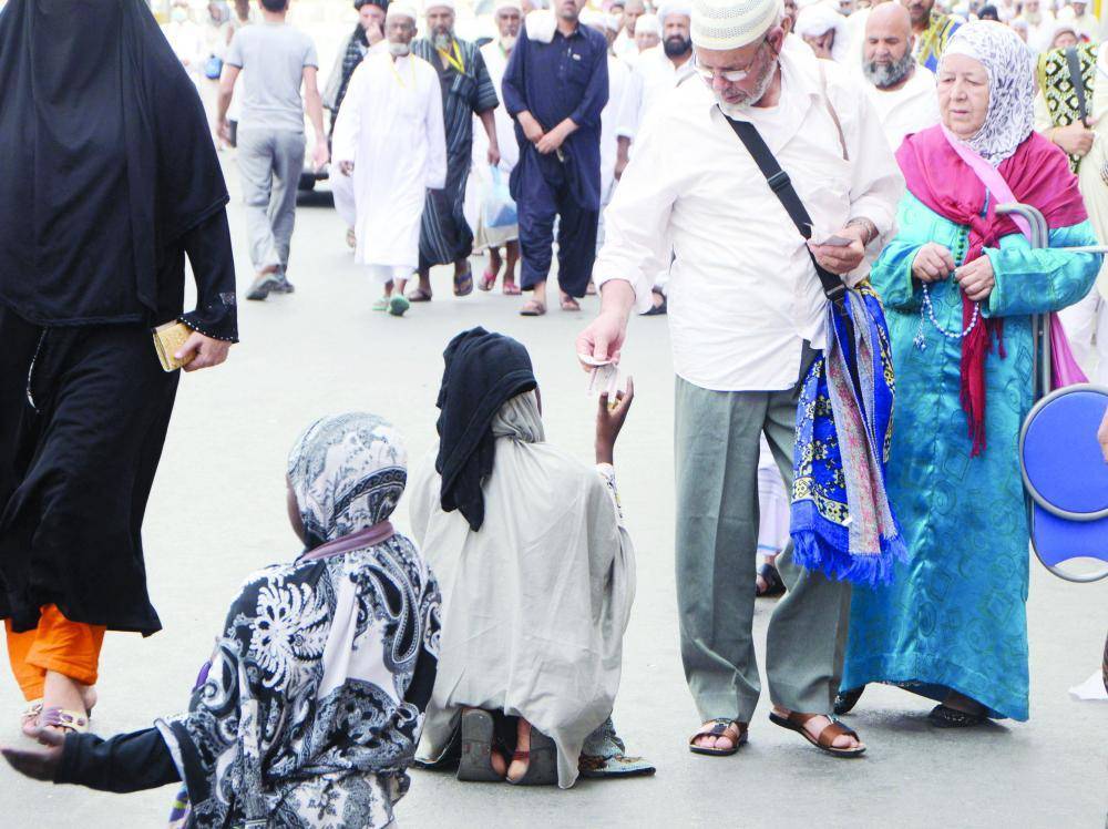 As many as 2,710 Saudi men and women beggars were caught last year by 13 offices to combat begging all over the Kingdom, a report quoting figures released by the Ministry of Labor and Social Development said. — File photo