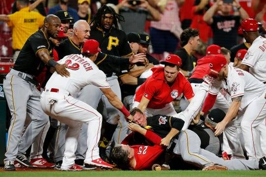 Reds' Amir Garrett starts brawl with Pirates - Los Angeles Times