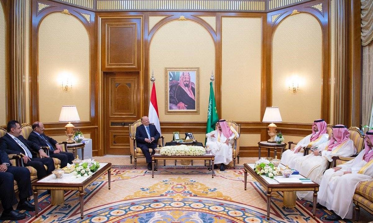 Custodian of the Two Holy Mosques meets the President of Yemen in Mina on Sunday. -SPA