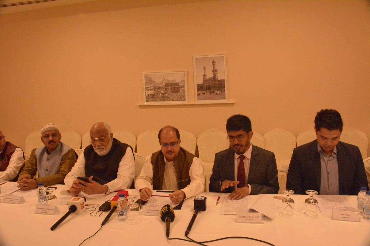 Indian Ambassador Dr. Ausaf Sayeed, Consul General Md. Noor Rahman Sheikh and members of the govt of India’s Haj Goodwill Delegation led by Nawab Mohamed Abdul Ali, prince of Arcot and Syed Ghayorul Hasan Rizvi, chairman, NCM as deputy leader, and Consul (Haj) Y. Sabir during the press conference in Makkah. — Courtesy photo