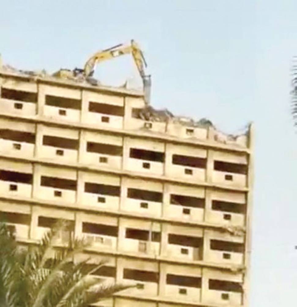 For safety reasons the building has to be completely demolished, official maintains. — Okaz photo