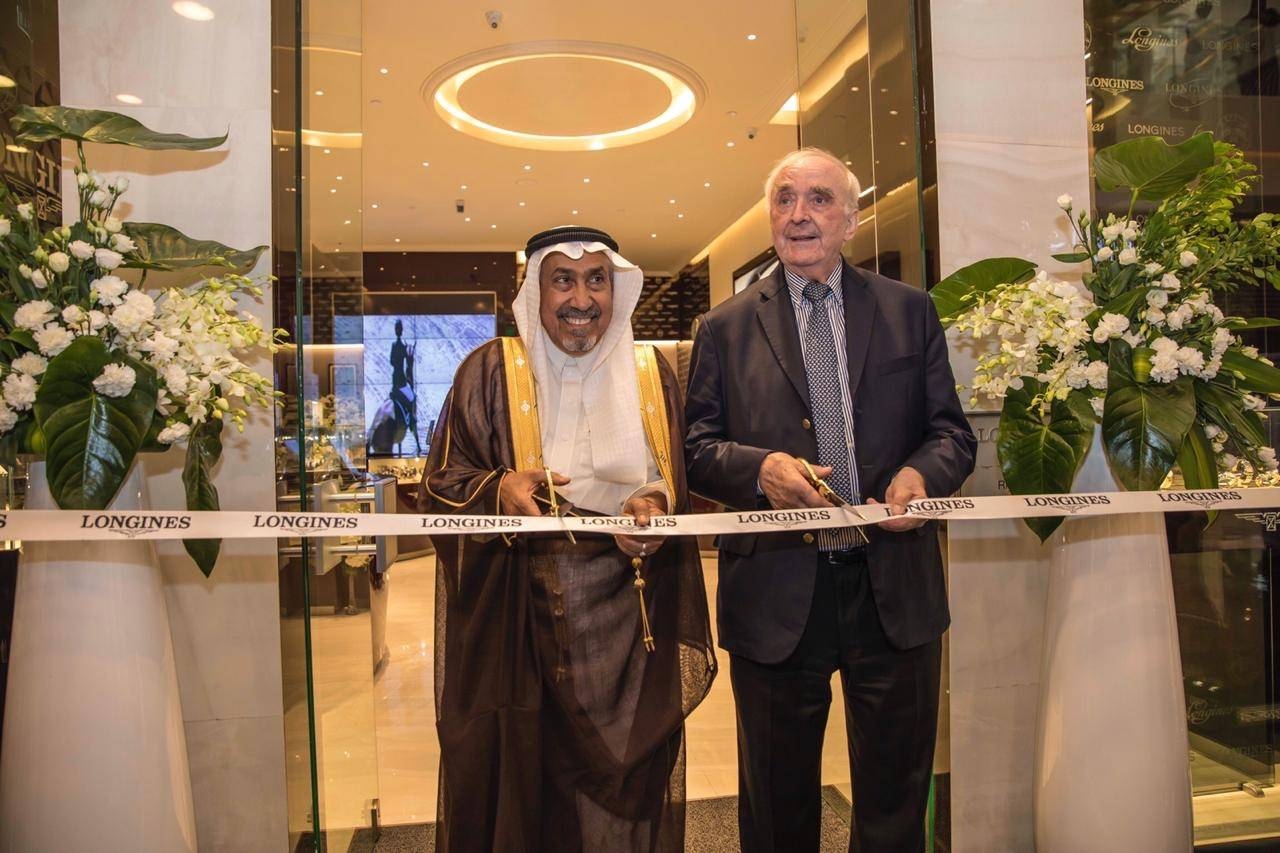 Sheikh Mohammed Al-Hasani and Chairman of Longines Mr. Walter cut the ceremonial ribbon 
