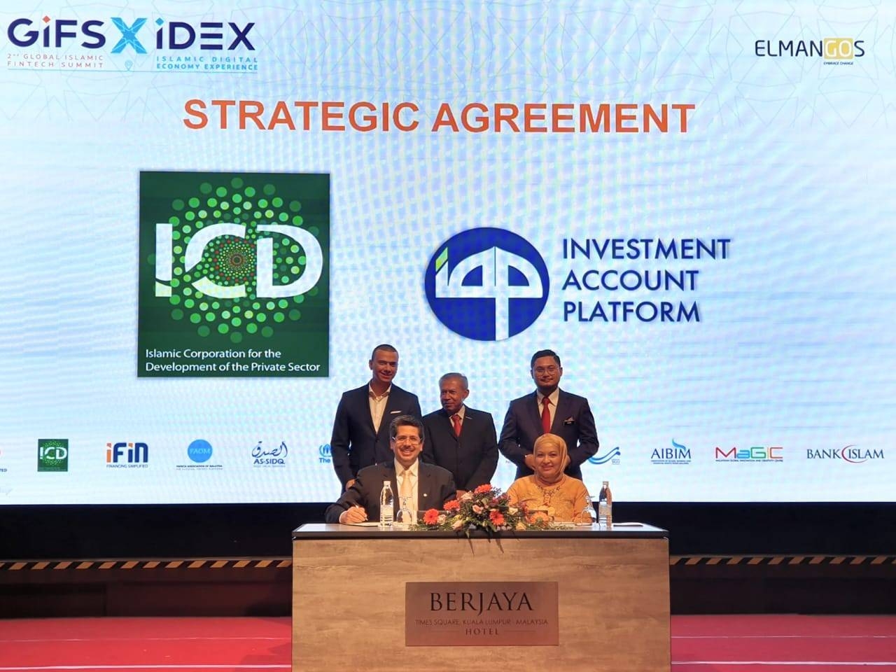 ICD CEO Ayman Sejiny and IAP Integrated’s CEO Joann Maryam Enriquez sign the collaboration MoU on Thursday in Kuala Lumpur. — Courtesy photo