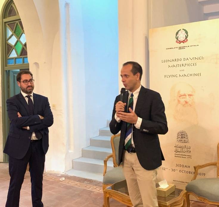 Italian Consul General Stefano Stucci, Director General of Parma Museum Simone Verde with the attendees of the press conference at Sharbatly House in Jeddah, Saturday.