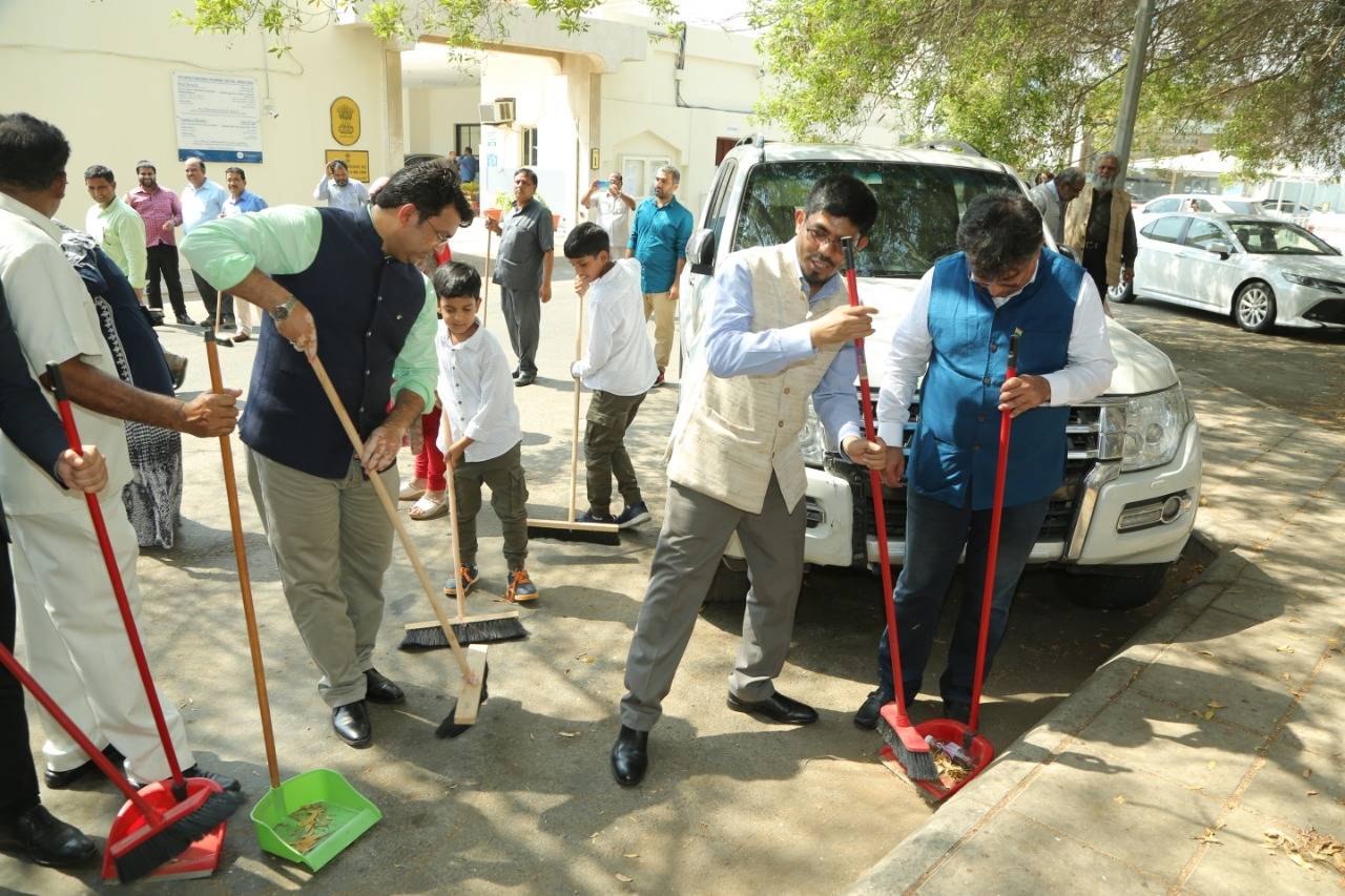 Consul General Mohammed Noor Rahman Sheikh, his wife, Dr. Nazneen Rahman, plant trees as part of the celebrations. — Photos by Krishna Chemmad