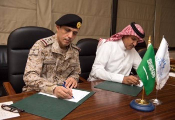 Chairman of the Saudi International Maritime Forum Committee, Brig. Gen. Faisal Bin Muhammad Al-Ghamaisi, and Director General of the Organizing Company (Star Time) Shaya Al-Qahtani, signing the agreement. — SPA