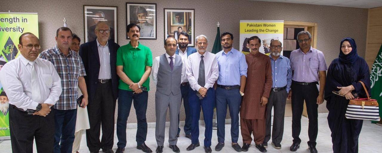 Members of the Journalists Forum with Khalid Majid, new consul general of Pakistan.