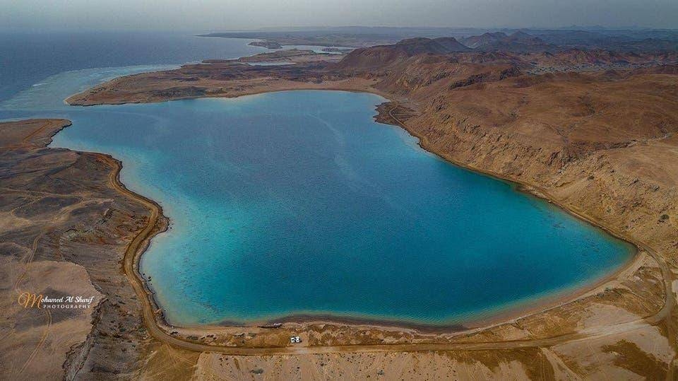 The Al-Wajh region (about 325 km to the south of Tabuk) on the Red Sea is characterized by its beautiful sceneries and untapped nature. 