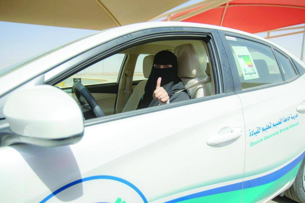 Over 2,000 women obtain
driving licenses in Qassim