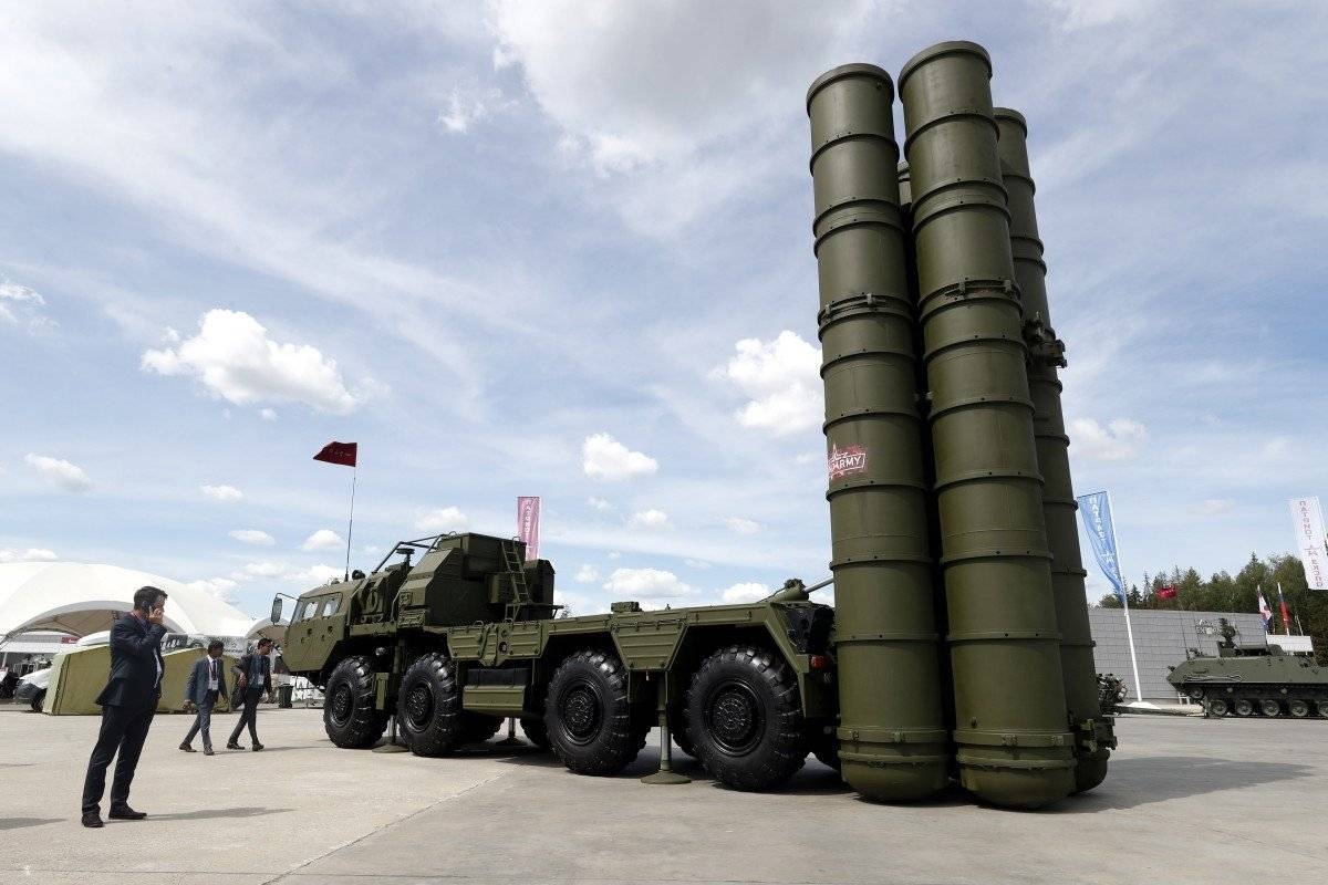 The S-400 anti-aircraft missile system is on display in Moscow in this file photo. — AFP