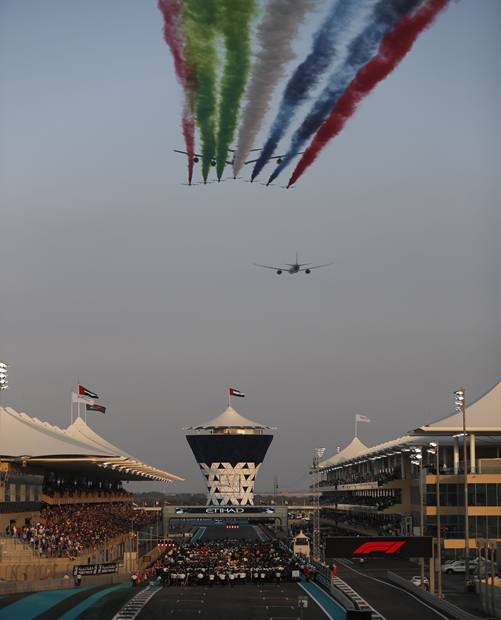 Spectacular flypast