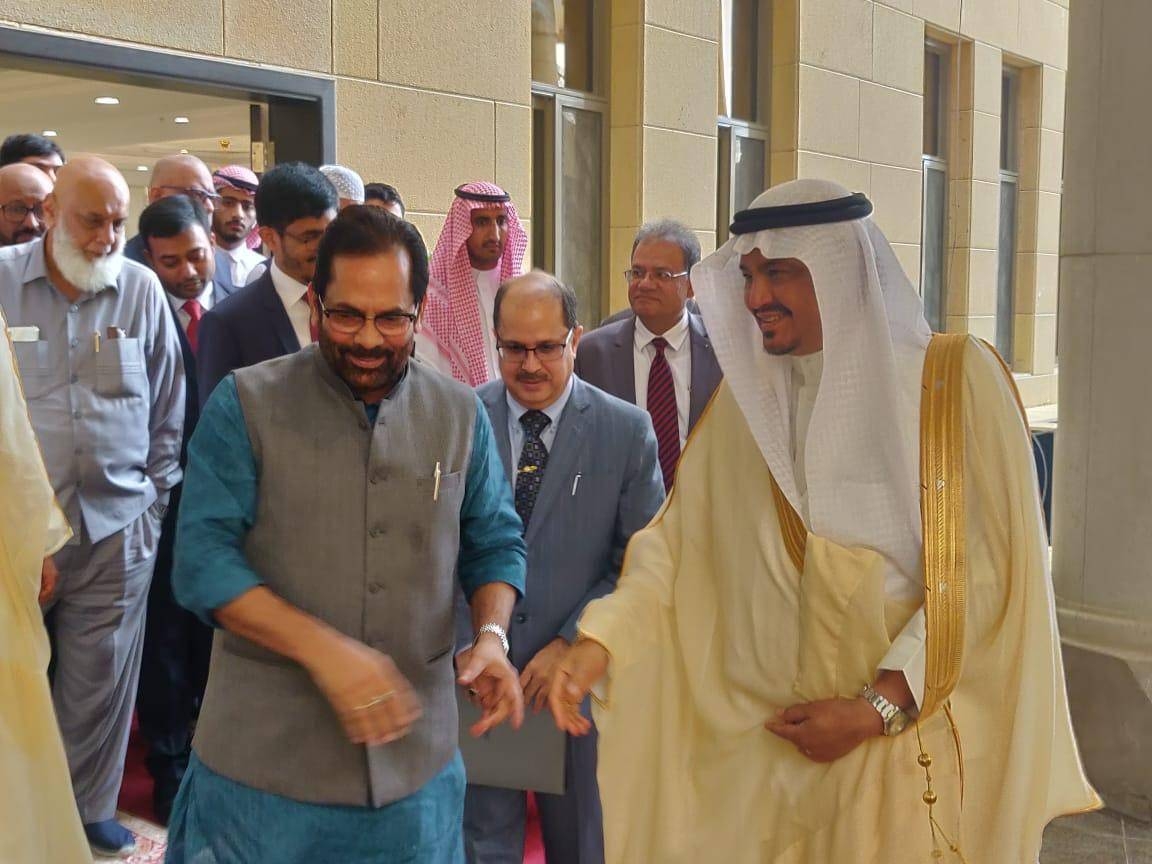 Minister of Haj Mohammad Saleh Benten and India’s Minister of Minority Affairs Mukhtar Abbas Naqvi signing Saudi-India bilateral agreement for the arrangements of Haj 2020 at his office in Jeddah on Sunday. Several officials and diplomats from both the countries attended the ceremony.