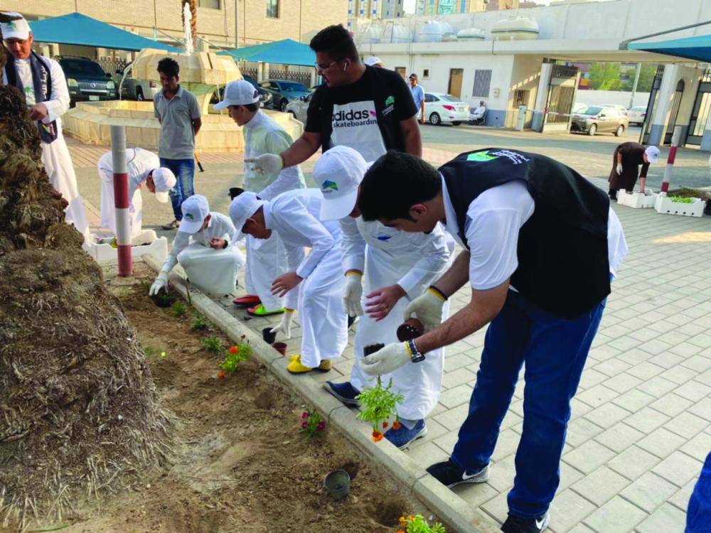 Voluntary cleaning work was carried out in Makkah, Jeddah, Madinah, Riyadh, Tabuk, Baha, the Northern Border Province, the Eastern Province and many other areas. — Courtesy photo
