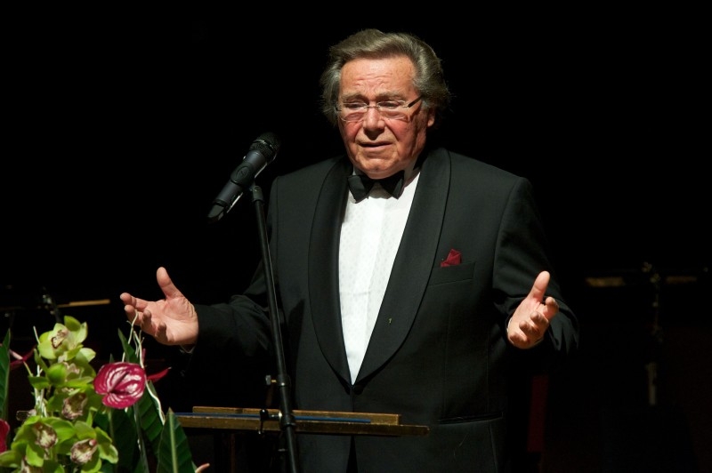 German singer and conductor Peter Schreier speaks after he was awarded the Mendelssohn prize in Leipzig, eastern Germany, in this Sept. 24, 2011 file photo. — AFP