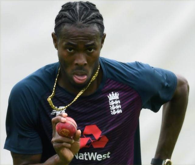 England's Jofra Archer was no-balled and warned for a high no-ball but appeared to escape sanction for a second high delivery in a controversial end to the second day of the first Test on Friday.