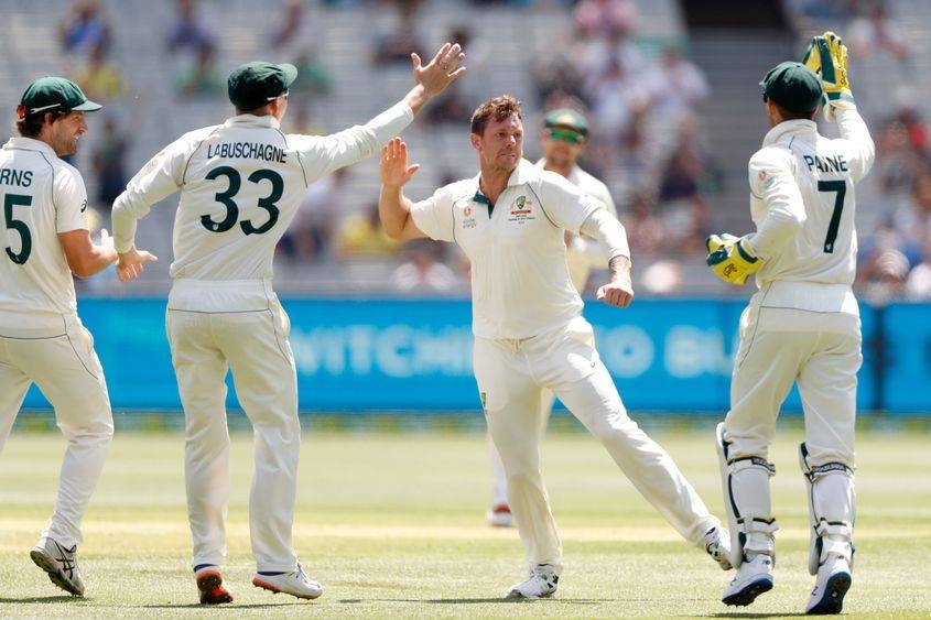 Fery James Pattinson ripped through the New Zealand top order as Australia won by 247 runs to win the second Test at Melbourne and the series Sunday.
