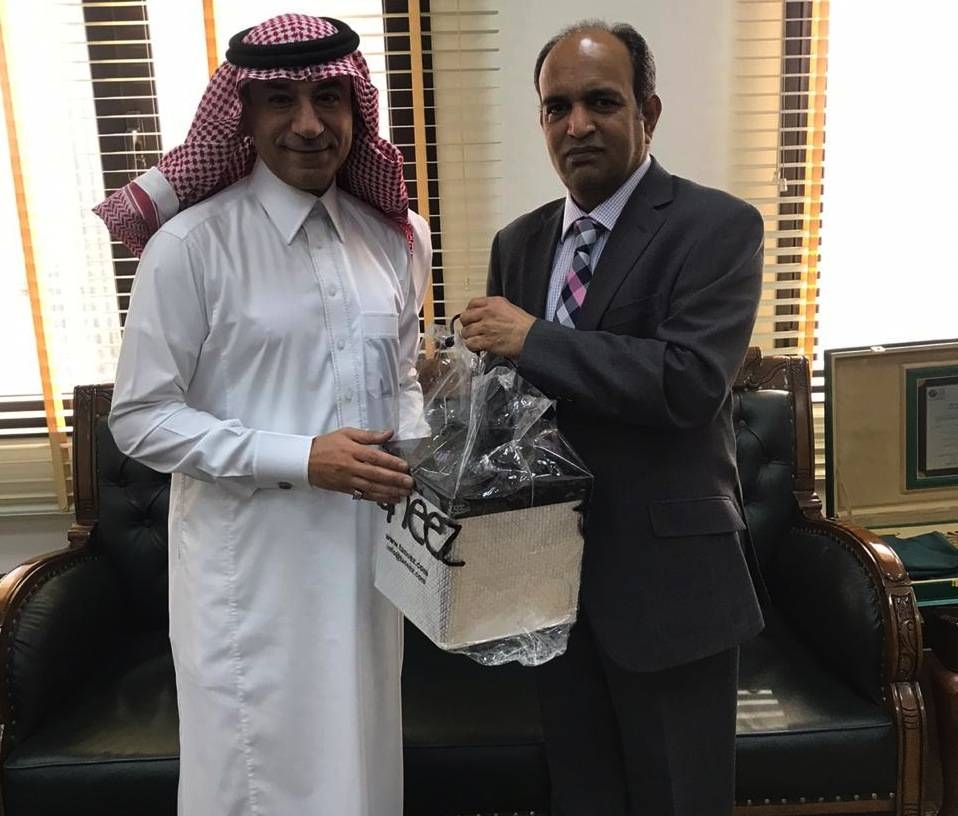 Khalid Majid, consul general of Pakistan in Jeddah, right, meets with Ambassador Yousef M. Al-Dhubeay, assistant secretary general (Political) of the Organization of Islamic Cooperation (OIC) in Jeddah recently. — Courtesy photo