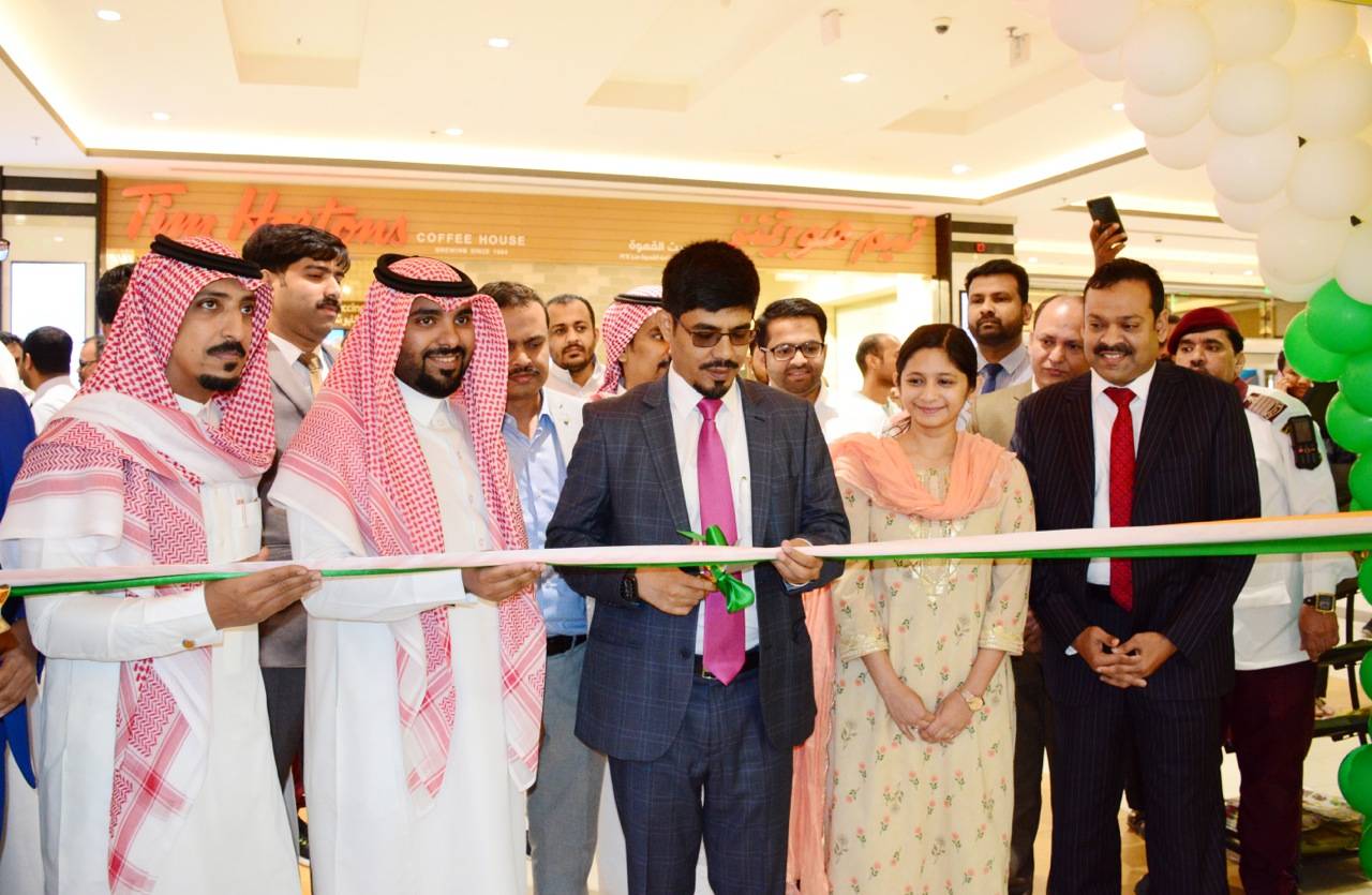 Noor Rahman Sheikh, Consul General of India to Jeddah, Saudi Arabia, presides over the inauguration at LuLu Hypermarket, Amir Fawaz, Jeddah