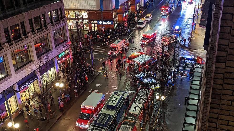  A shootout near a tourist area in downtown Seattle following a dispute among a group of people on Wednesday left one person dead and several injured.