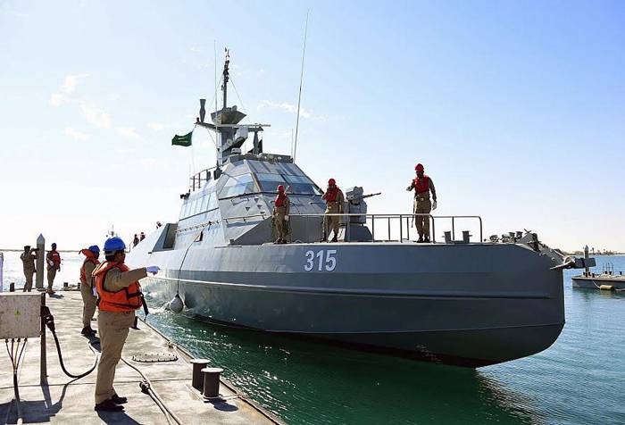 The Ministry of Defense received its first batch of French fast interceptor vessels in the Eastern Province on Thursday.
