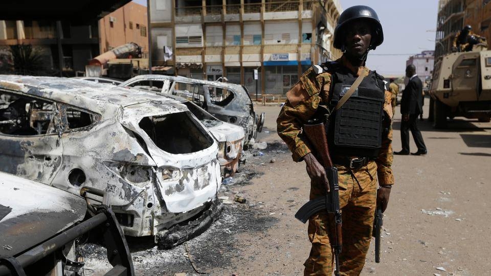 A soldier stands guard outside the Splendid Hotel in Ouagadougou, Burkina Faso, in this Jan. 18 , 2016 file picture. — Courtesy photo