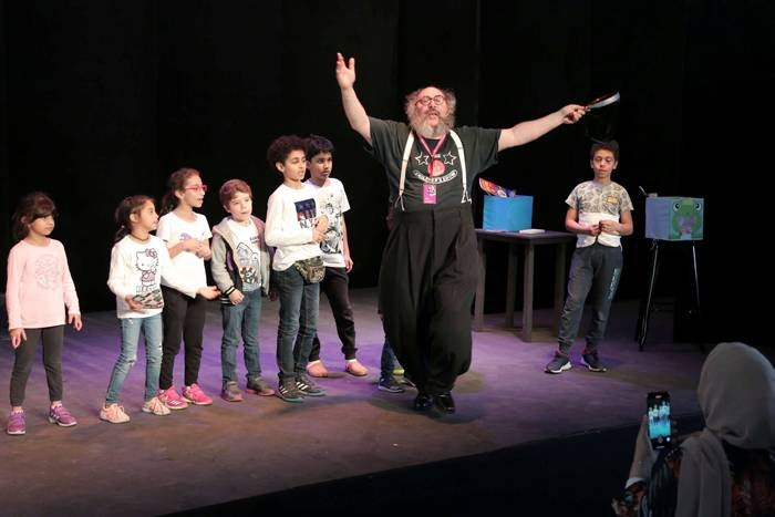 Audiences interact and enjoy various ‘Sharjah Fringe’ festival shows.