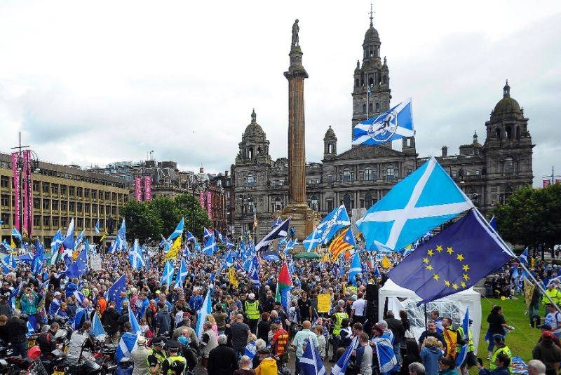 It is the third poll in the past two weeks to suggest support for independence was growing and hovering at about 50 percent. — AFP