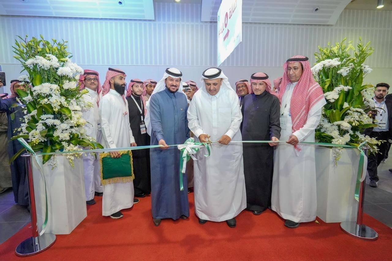 Dr. Rumaih bin Mohammed Al Rumaih, Chairman of the Public Transport Authority, cuts the ceremonial ribbon at the opening of the three-day Saudi Transport and Logistic Services exhibition on Tuesday in Riyadh