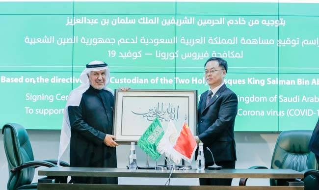 The King Salman Humanitarian Aid and Relief Center (KSRelief) signed on Thursday six joint contracts with a number of international companies for the provision of medical equipment and supplies to combat the novel Coronavirus (Covid-19) in China and that is in coordination with the Chinese embassy in the Kingdom.