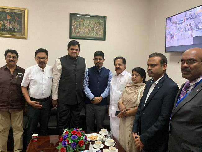 Mohammed Noor Rahman Sheikh, consul general of India, receives Ramesh Chennithala, leader of opposition of Kerala, at his consulate office in Jeddah on Thursday.