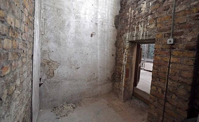 Interior of a secret chamber concealing a 360-year-old passageway was rediscovered in UK Parliament. — Courtesy photo

