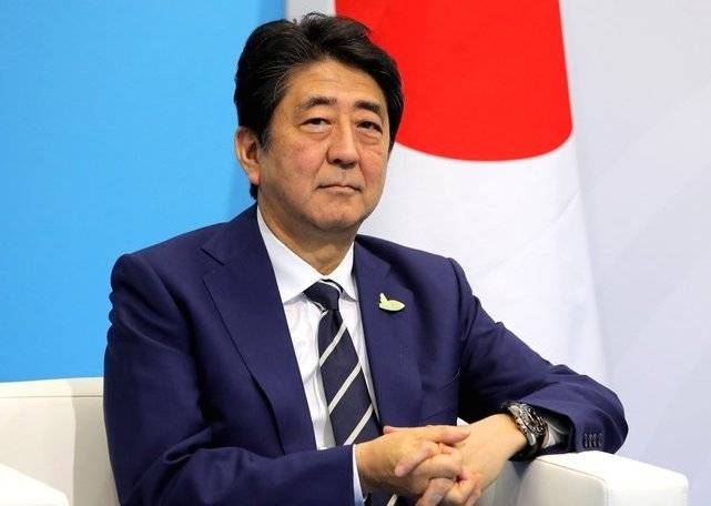 Japan's Prime Minister Shinzo Abe called Thursday on schools to close nationwide from March 2 for several weeks to prevent the spread of the new coronavirus.