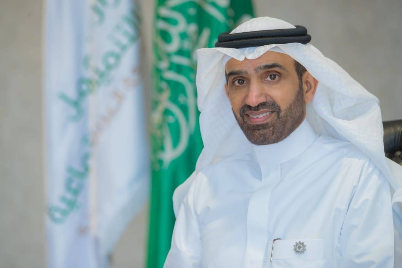 Minister of Human Resources and Social Development Ahmed Al-Rajhi launched instant establishment visa service for the newly established businesses through its qiwa portal.
