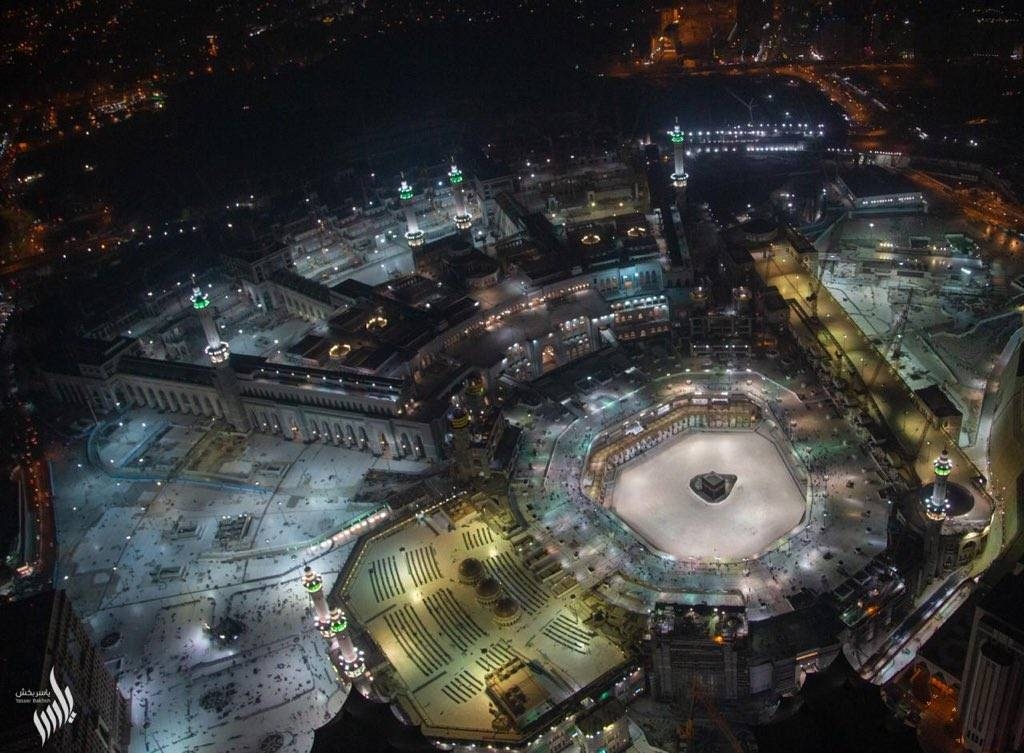 The Grand Mosque in Makkah. (photo by Yasser Bakhs)