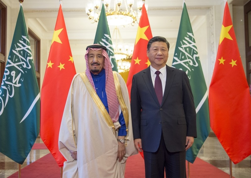 King Salman and Chinese President Xi Jinping pose for a photo during an official welcoming ceremony in Beijing, China on Mar.16, 2017. 
