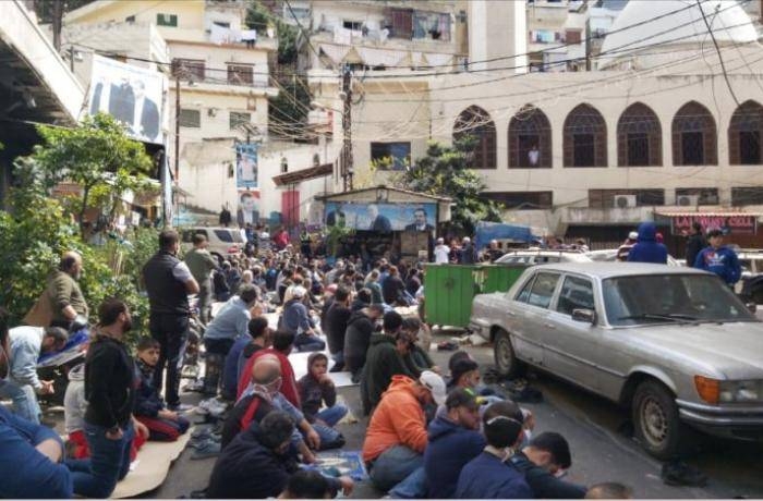 Lebanon protesters defy
lockdown, take to streets